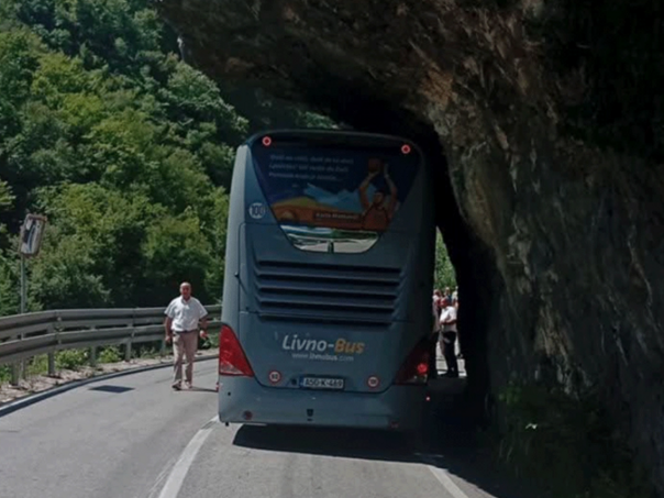 Autobus zapeo u kanjonu kod Banjaluke