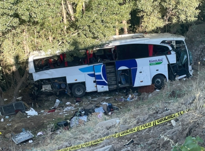 Autobuska nesreća u Turskoj: Poginulo 12 osoba, povrijeđeno 19