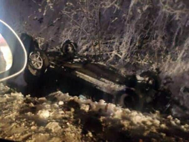 Automobil kod Banja Luke sletio s puta i prevrnuo se, petero povrijeđenih