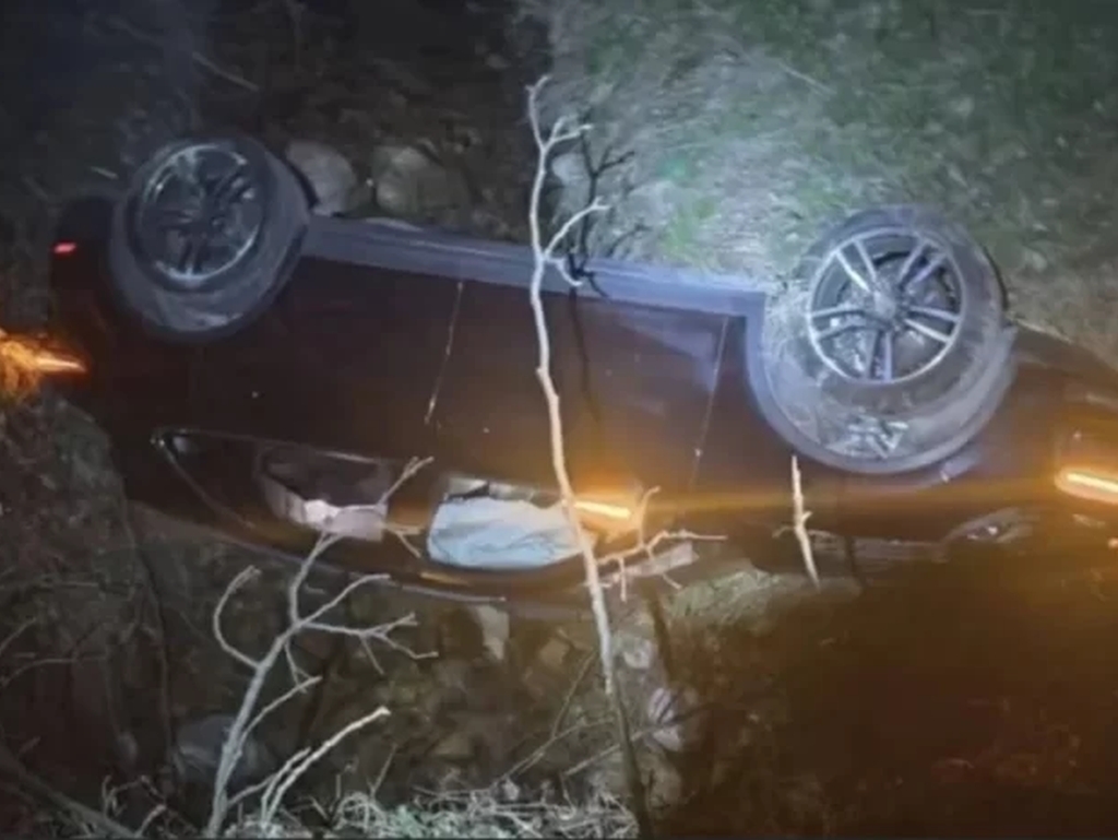 Automobil sletio u provaliju kod Bradine