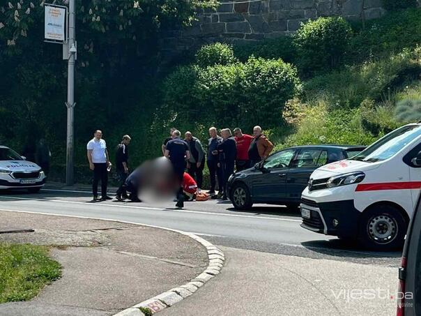 Automobil udario pješaka u Konjicu, hitna na terenu