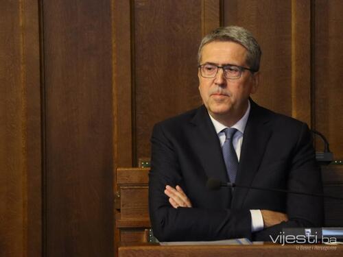 Avdić u prvom govoru: Mandat nije politička funkcija, već poziv na služenje