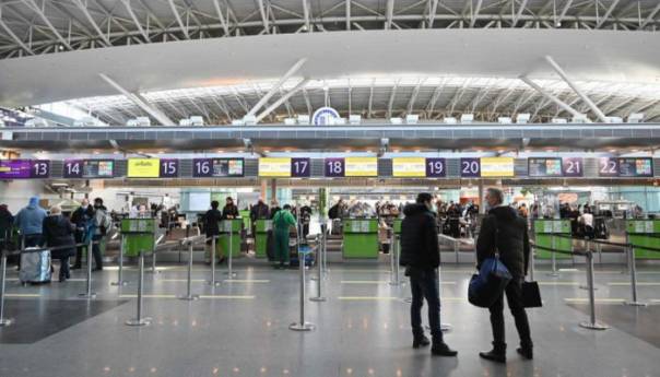 Aviokompanije suspendiraju letove za Ukrajinu zbog krize s Rusijom