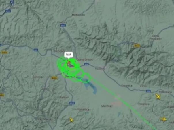 Avion EUFOR-a više od sat vremena kruži iznad Prijedora