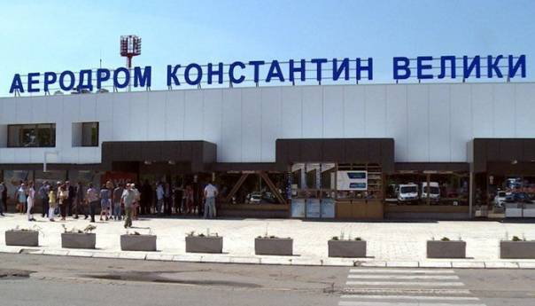 Avion iz Italije poletio ka Nišu, ne zna se šta će biti sa putnicima kada slete