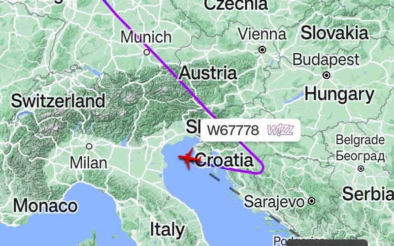 Avion naglo promijenio pravac iznad granice Hrvatske i BiH