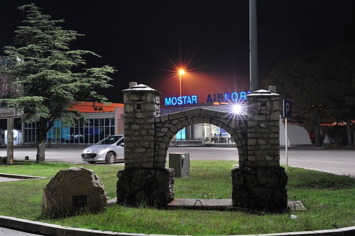 Avion prinudno sletio na mostarski aerodrom