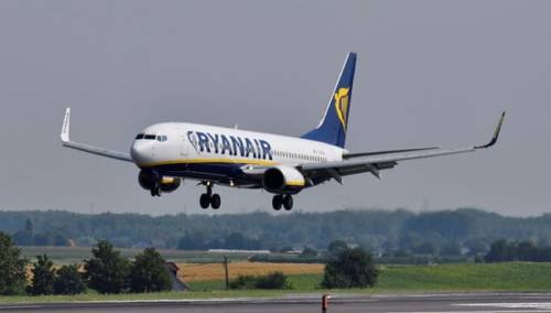 Avion Ryanaira prisilno sletio u Berlin nakon dojave o bombi