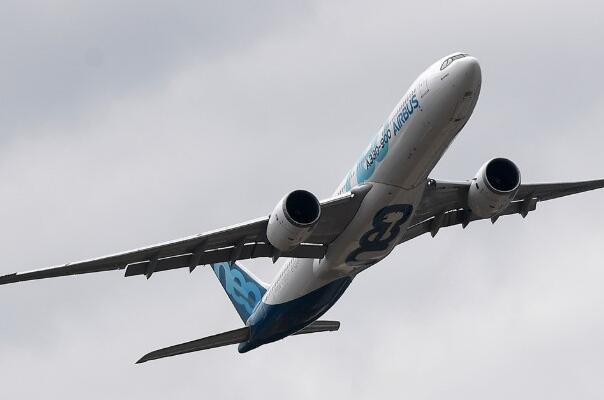 Avion sa 288 ljudi doživio snažne turbulencije iznad SAD-a: 25 povrijeđenih