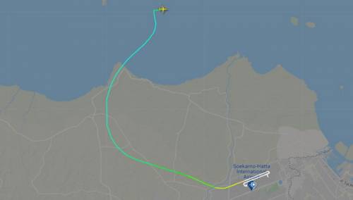 Avion sa 59 putnika nestao sa radara u Indoneziji