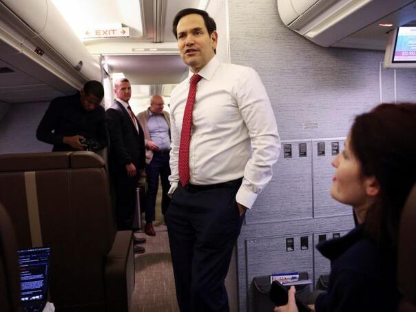 Avion u kojem se nalazio Rubio prinudno sletio u Washington