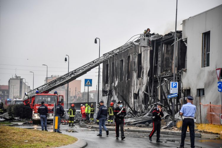Avion udario u zgradu u Milanu, poginulo šestoro ljudi