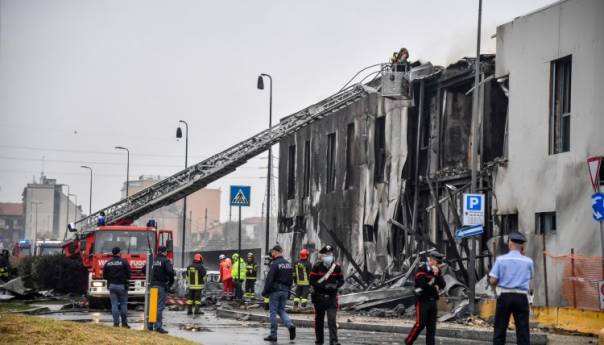 Avion udario u zgradu u Milanu, poginulo šestoro ljudi