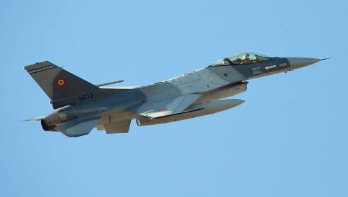 Avion zračnih snaga Rumunije na nebu iznad BiH