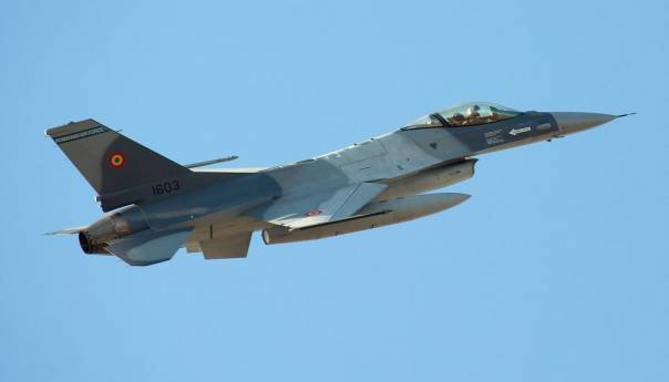 Avion zračnih snaga Rumunije na nebu iznad BiH