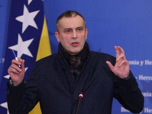 Babalj: Dodik urušava RS i vraća nas u prošlost