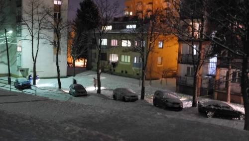 Bačena bomba na zgradu u Vogošći