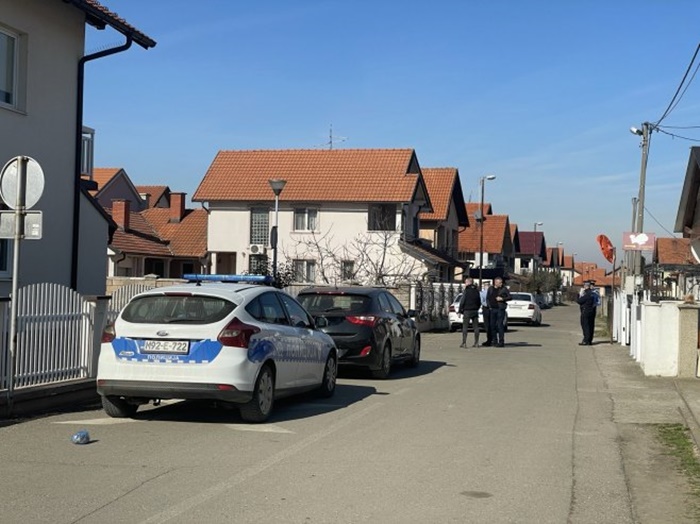 Bačena eksplozivna naprava u Bijeljini, policija traga za napadačima