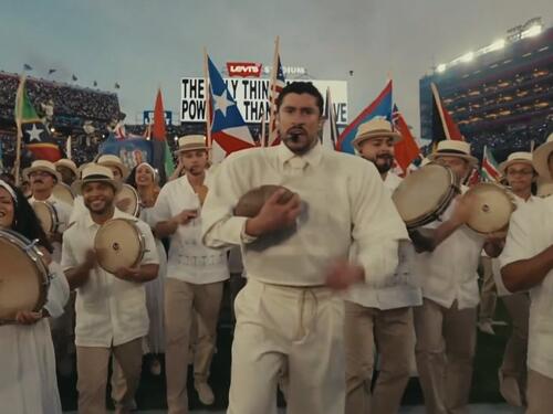 Bad Bunny, Lady Gaga i muzičke legende obilježili 60. Super Bowl