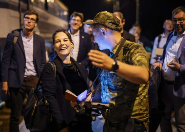 Baerbock u iznenadnoj posjeti Ukrajini