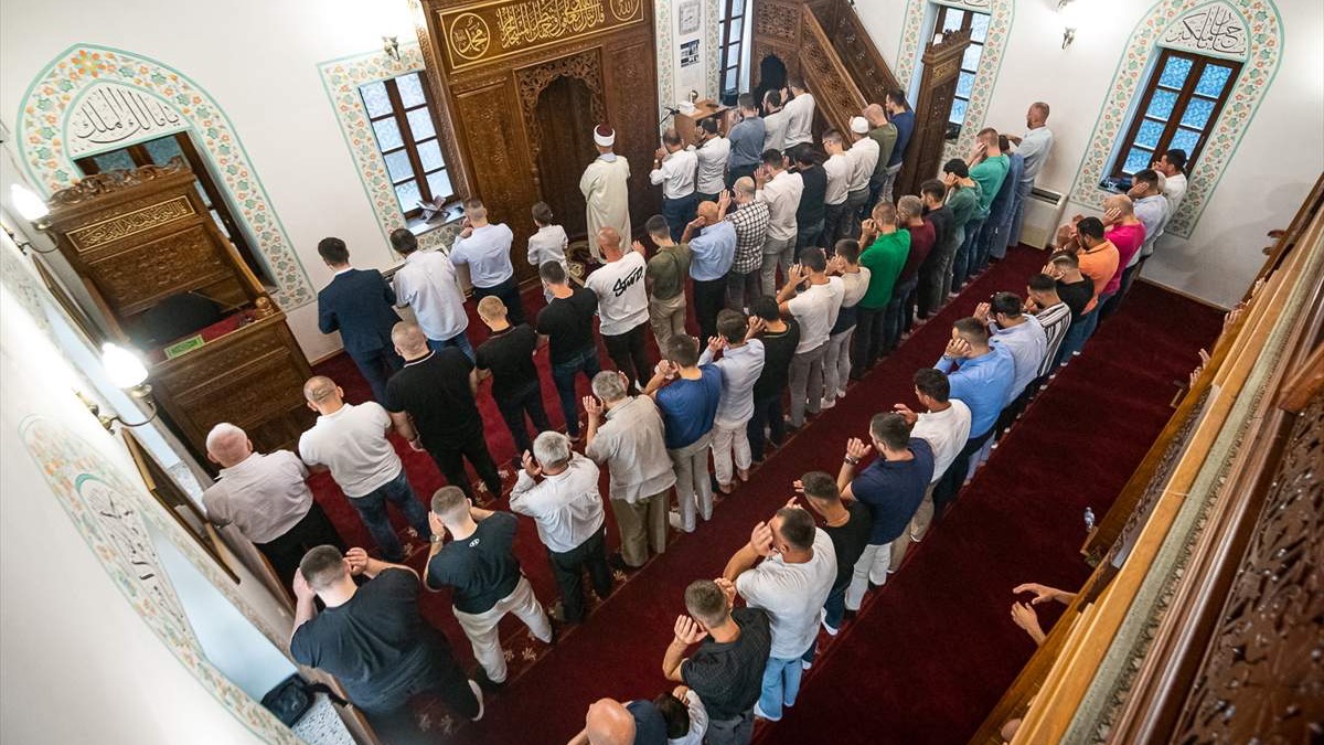 Bajram-namaz klanjan u džamijama širom Crne Gore