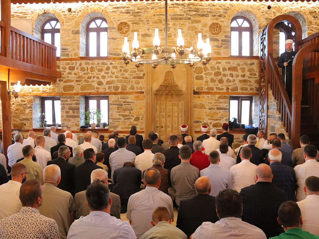 Bajram-namaz klanjan u Zenici, muftija Dizdarević poslao snažne poruke