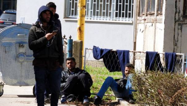 Bajramović: Preispitati odluku o zabrani distribucije hrane i vode na otvorenom