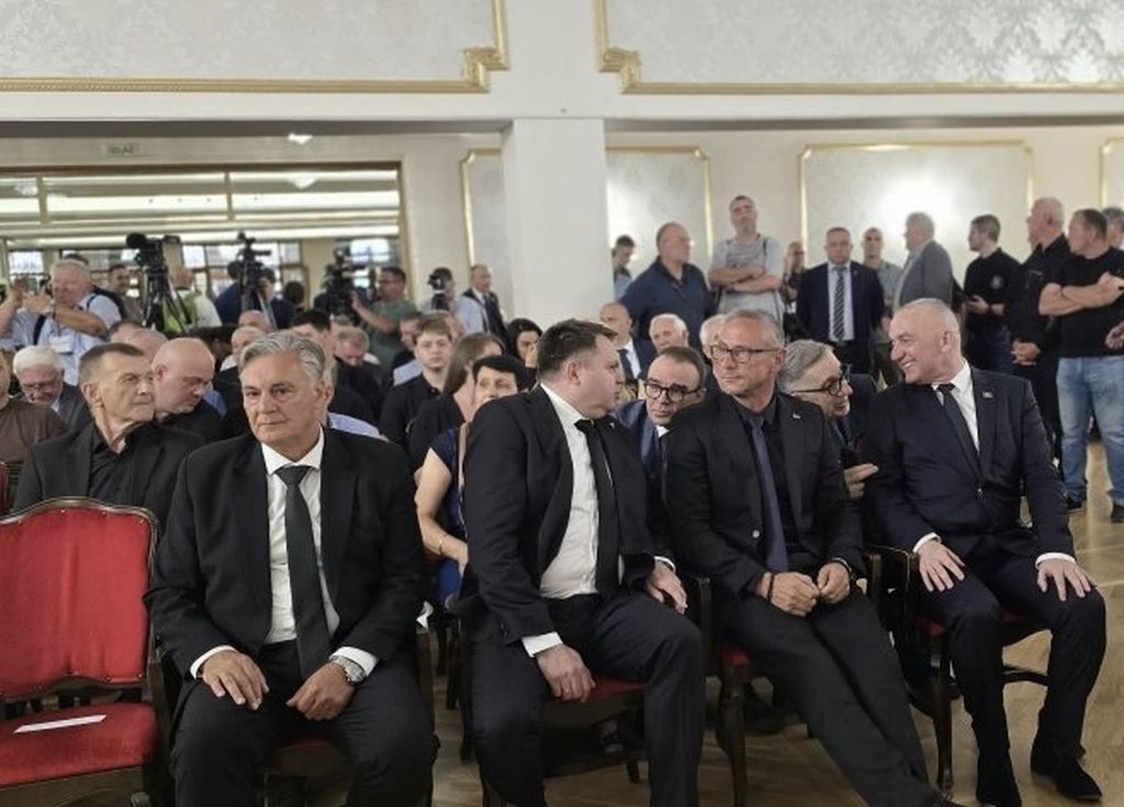 Bal vampira: Komemoracija zločincu bez Vučića i Dodika