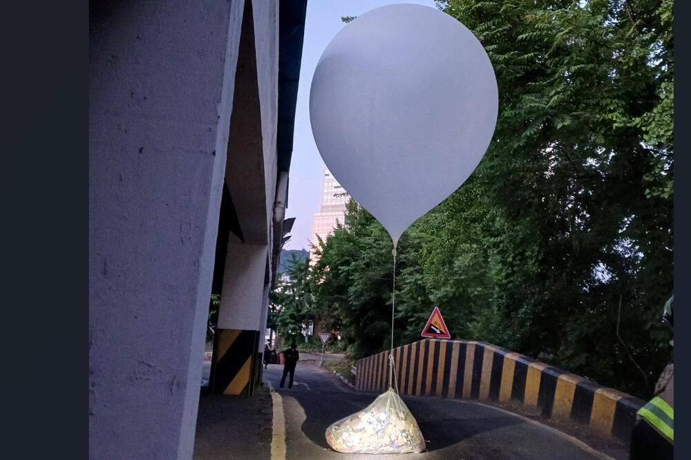 Baloni sa smećem Pjongjanga izazvali bijes u Južnoj Koreji