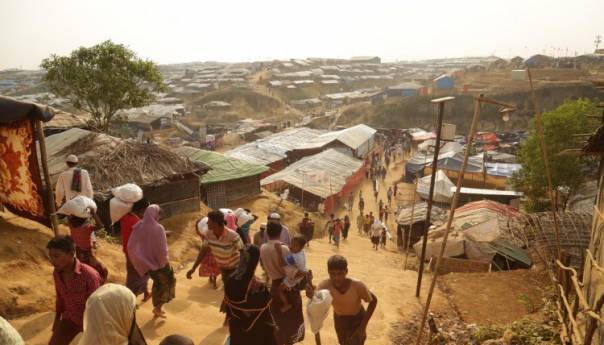 Bangladeš prebacuje Rohinje na kontroverzni otok
