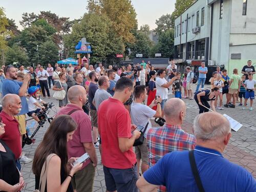 Banjalučani protestvovali protiv gradnje zgrade: 'Ne brišite našu školu i jedino igralište!'