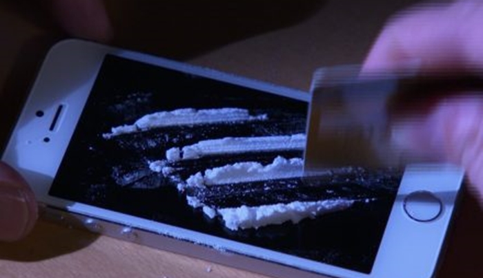 Banjalučani uhapšeni zbog šmrkanja kokaina sa displeja telefona