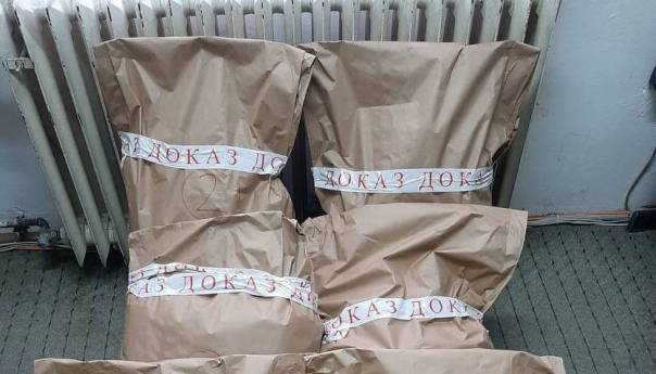 Banjalučaninu u vozilu pronađeno 60 kilograma duhana