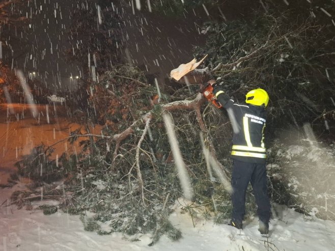 Banjalučki vatrogasci imali pune ruke posla