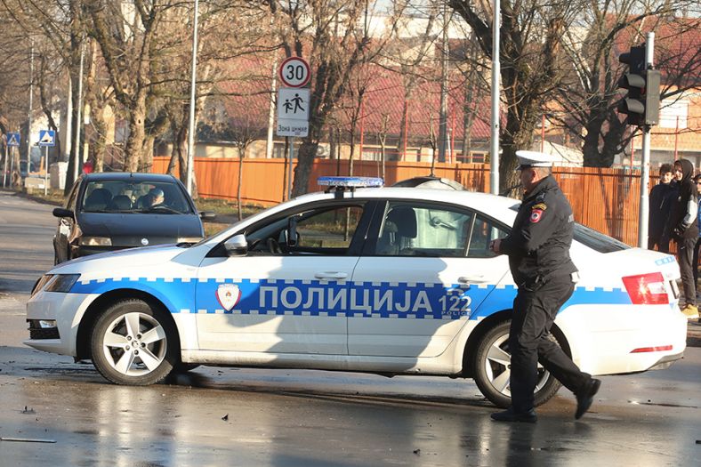 Banjaluka: Automobil pokosio djevojke na trotinetu