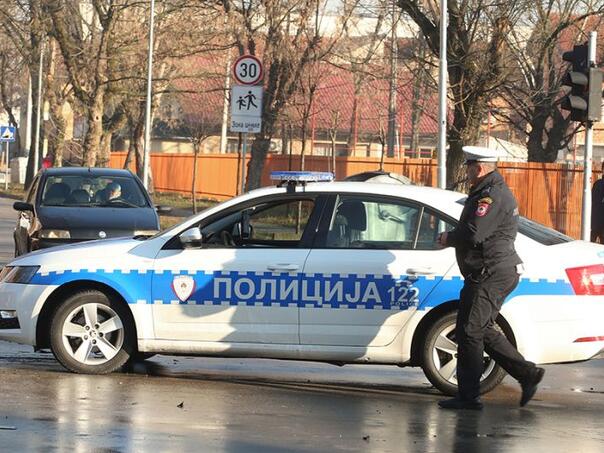 Banjaluka: Automobil pokosio djevojke na trotinetu