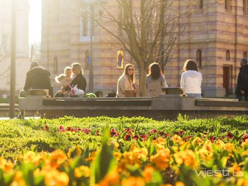 Banjaluka procvjetala s prvim danom proljeća, pogledajte fotografije