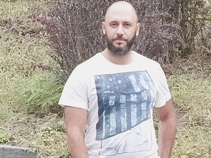 Bankar u Italiji uhvatio curicu (3) koja je pala s balkona na petom spratu