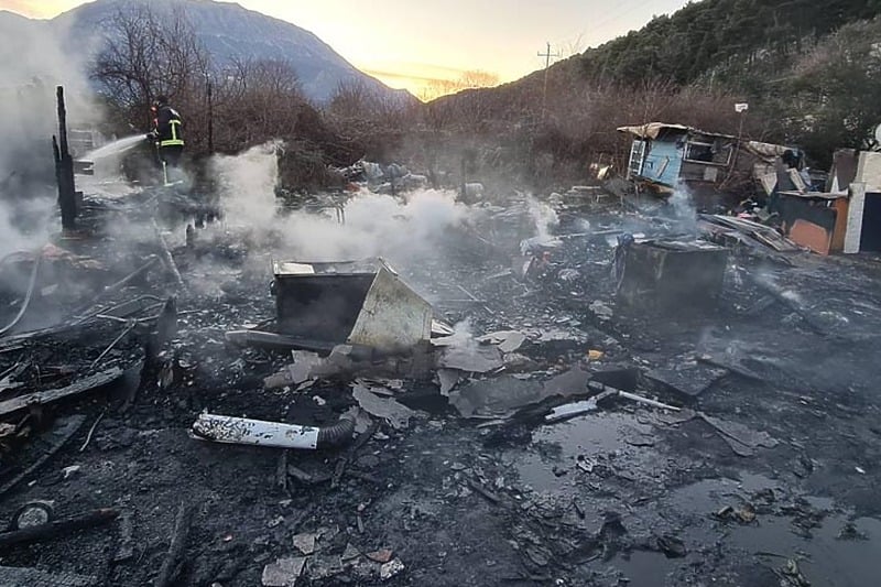 Bar: Troje djece i jedna žena stradali u požaru