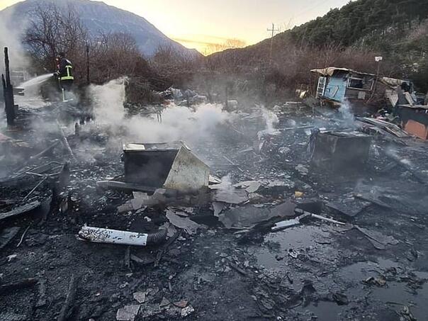 Bar: Troje djece i jedna žena stradali u požaru