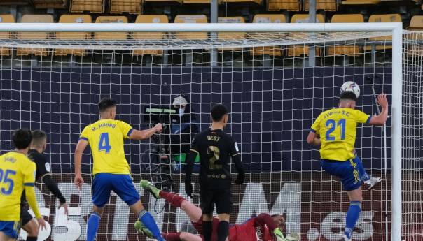 Barcelona doživjela šokantan poraz, Pjanić dobio priliku s klupe