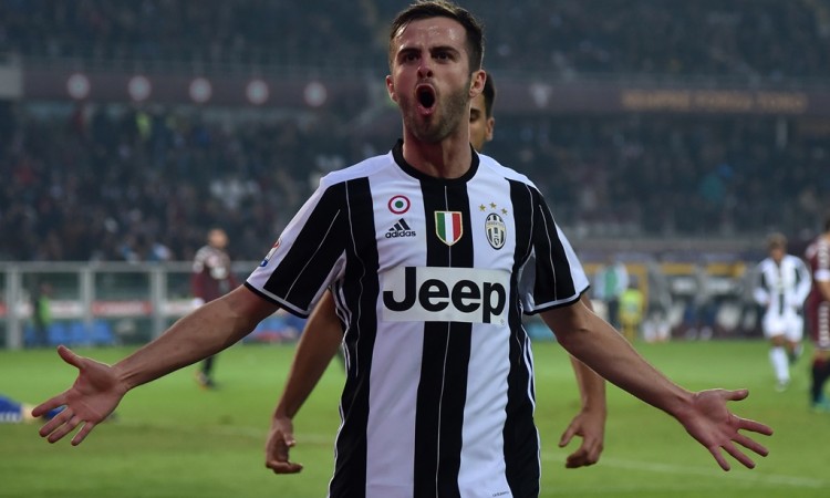 Barcelona i Juventus postigli dogovor o razmjeni Arthura Mela i Pjanića