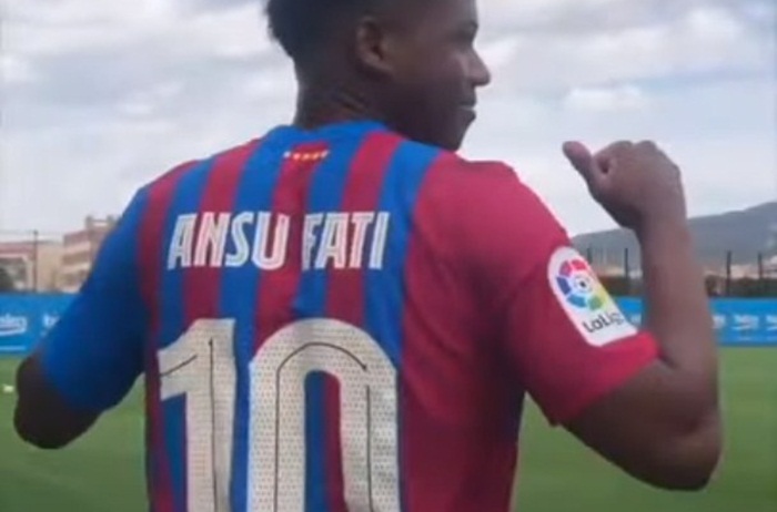 Barcelona predstavila nasljednika Messijeve desetke