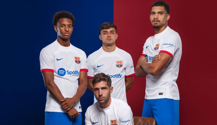 Barcelona predstavila novi dres, navijači u čudu