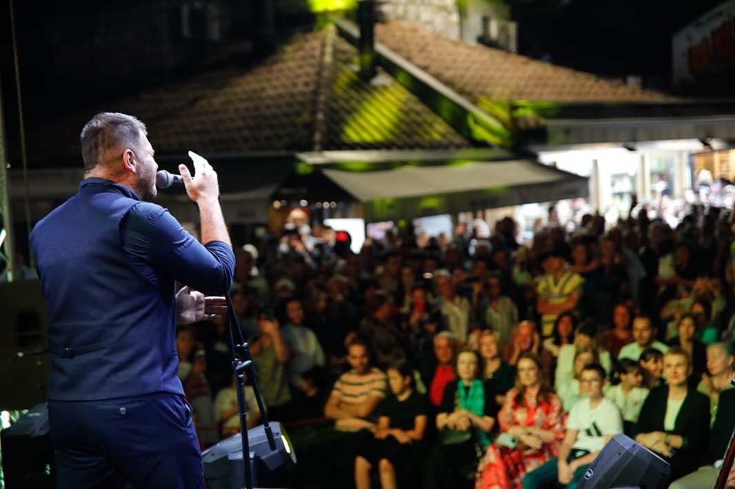 Baščaršija u znaku Dana bajramske radosti: Publika uživala u koncertu duhovne muzike