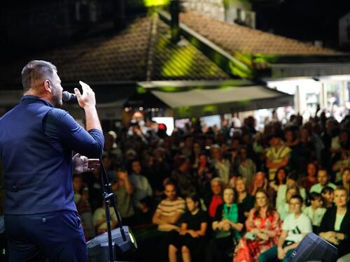 Baščaršija u znaku Dana bajramske radosti: Publika uživala u koncertu duhovne muzike