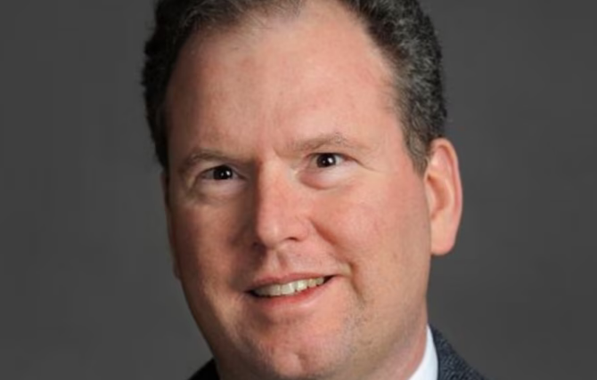 Basener: Dodik se osjeća kao da se sankcije 'odbijaju' od njega