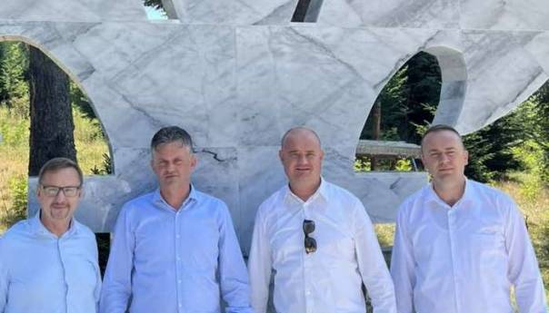 Bašić najavio nastavak podrške izgradnji spomen-kompleksa Javorje