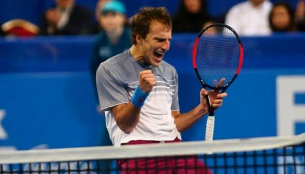 Bašić neočekivano lako pobijedio favorizovanog Lasla Đerea