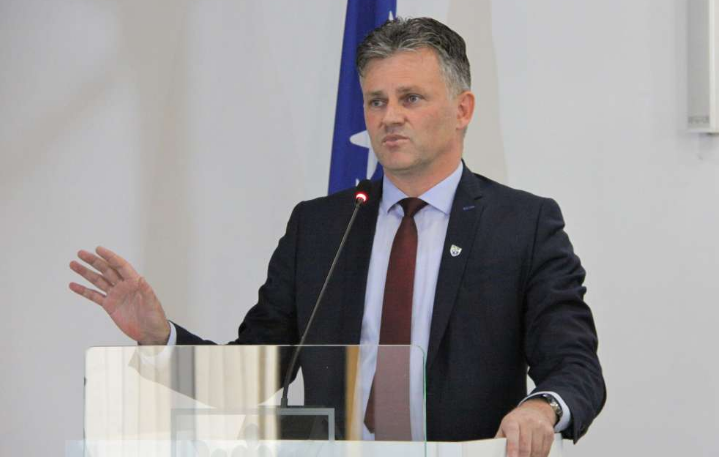 Bašić: Novac za isplatu jednokratne pomoći budžetskim korisnicima osigurat ćemo rebalansom budžeta